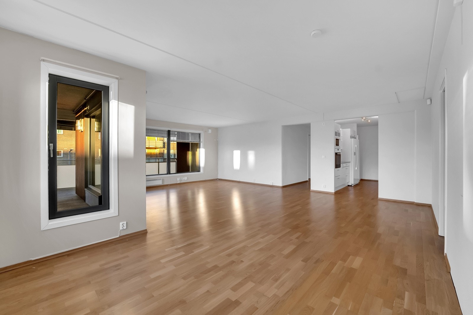 Stuen er åpen og meget romslig. Galleribilde