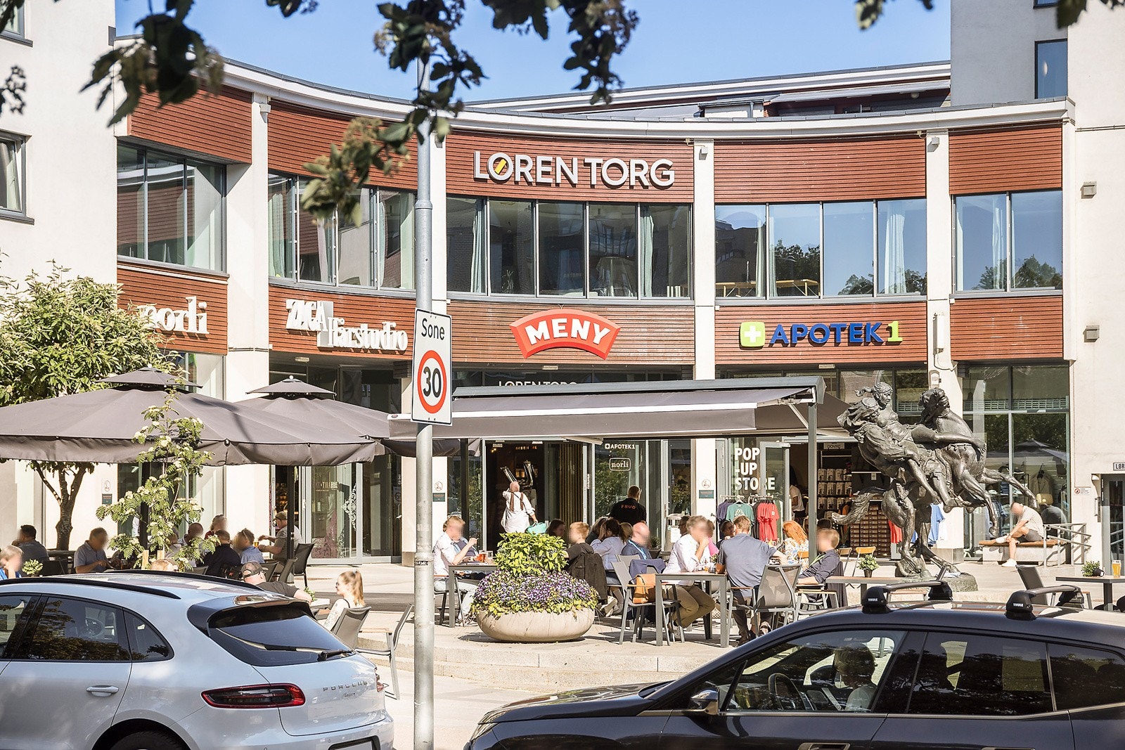 Løren torg. Galleribilde
