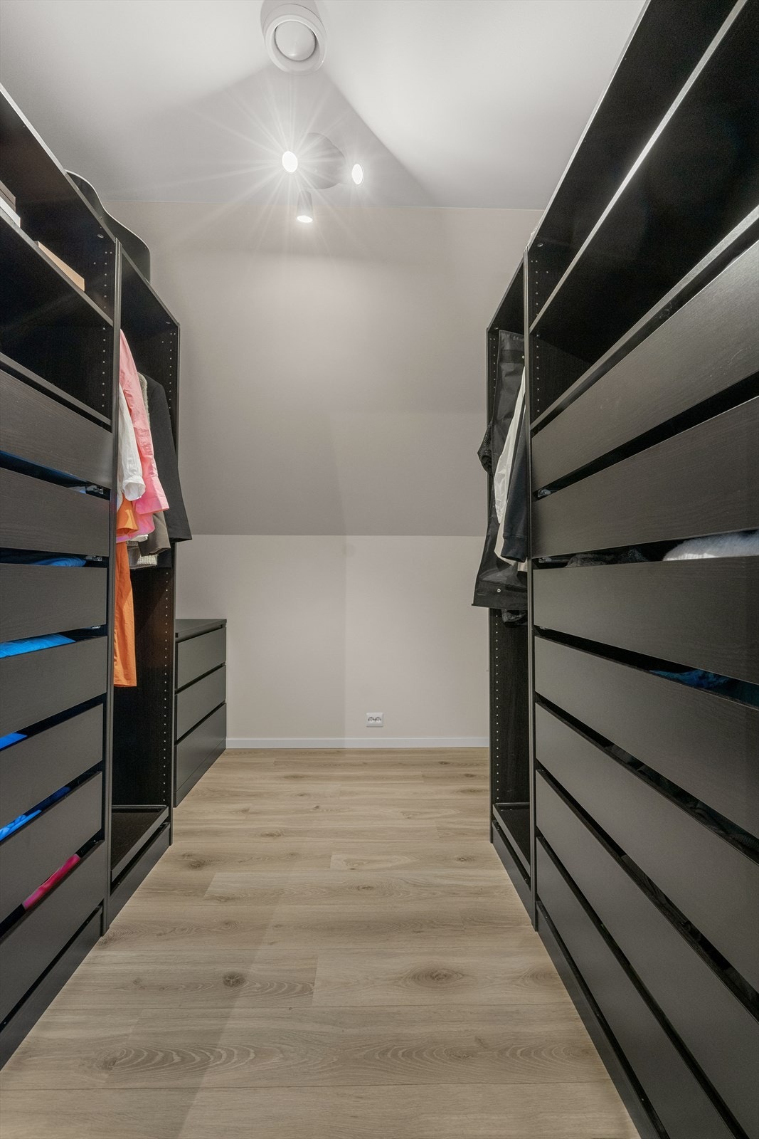 Walk-in tilknyttet soverom Galleribilde