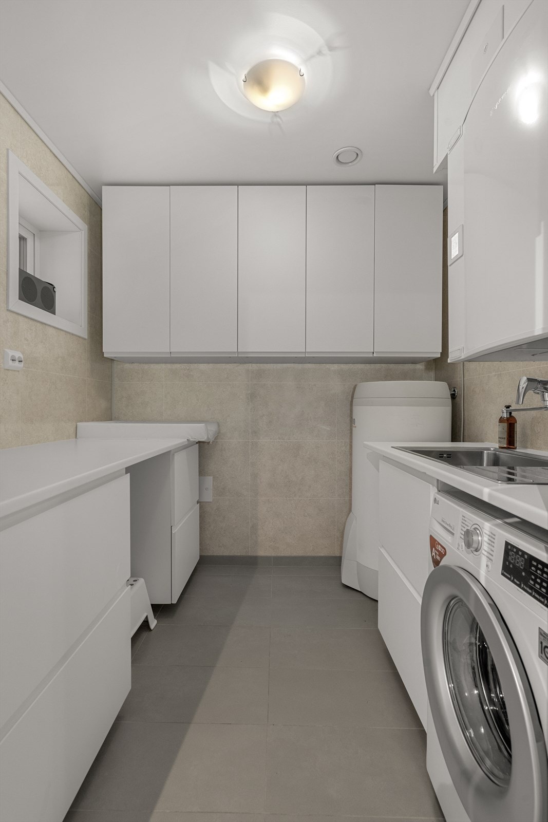 Vaskerom Galleribilde