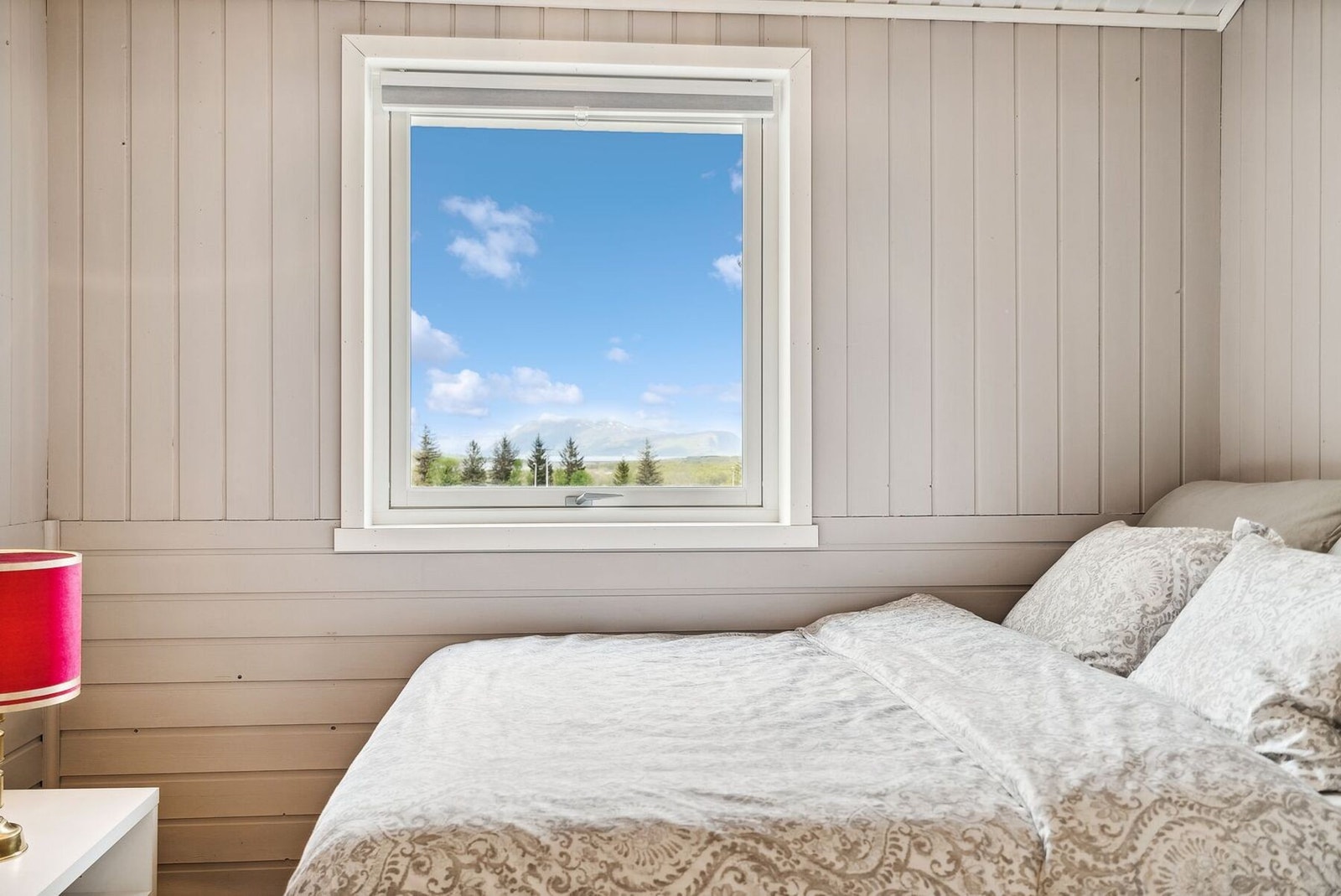 Det er 3 soverom i boligen, derav to som har hems. Galleribilde