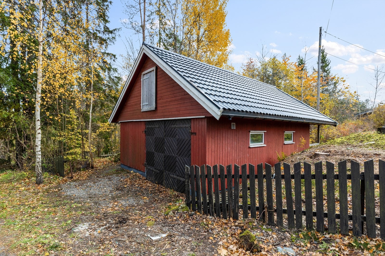 Stall med stallplass til to hester / fjøs Galleribilde