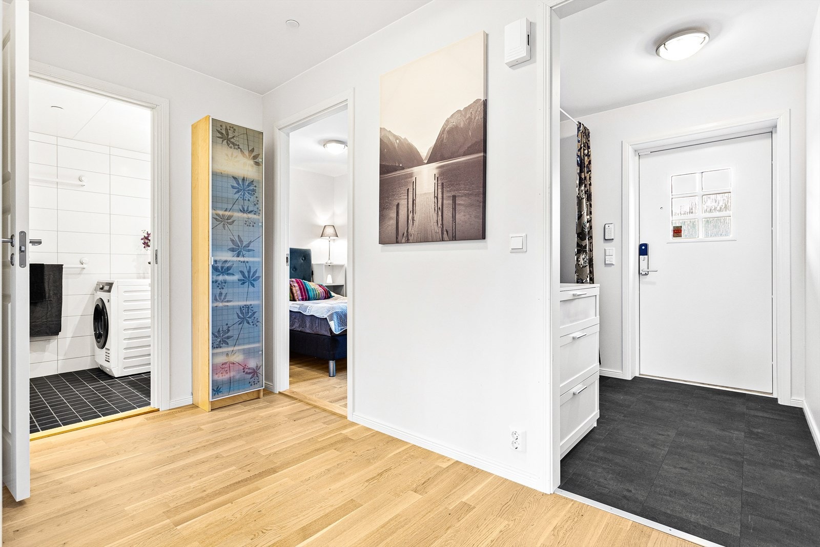 Fra gangen kommer man inn til soverom 2. Galleribilde