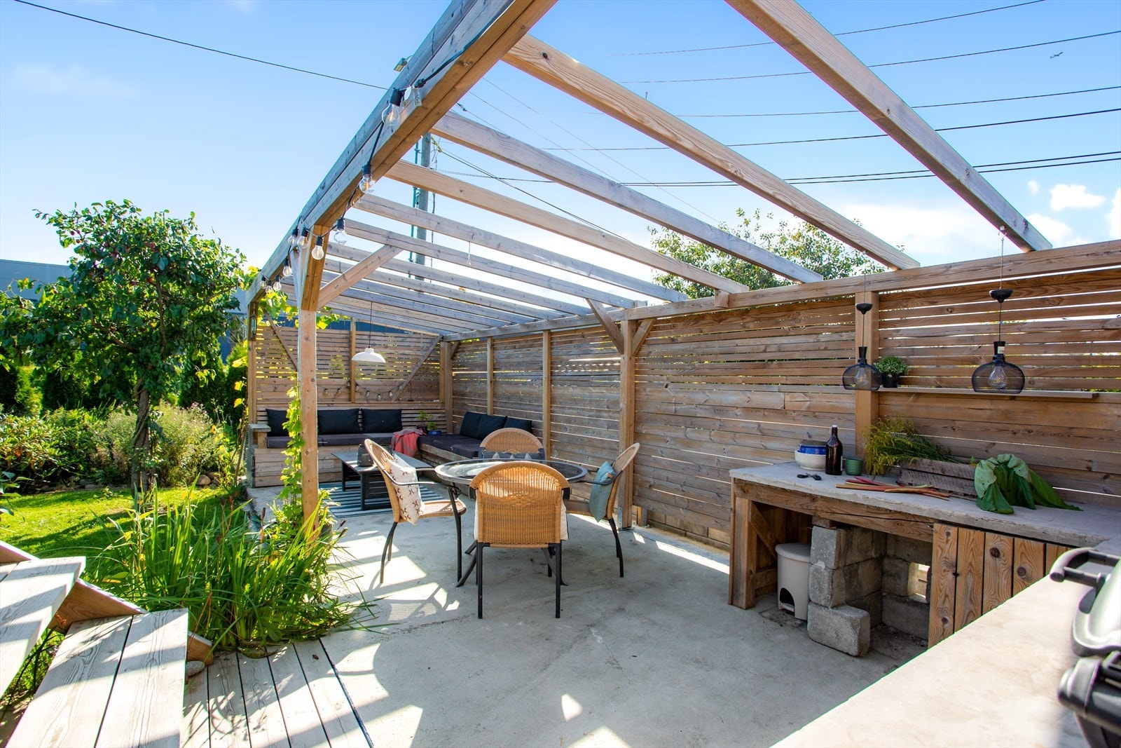 Pergolaen er et fint samlingssted og sosialt arena om sommeren. Galleribilde