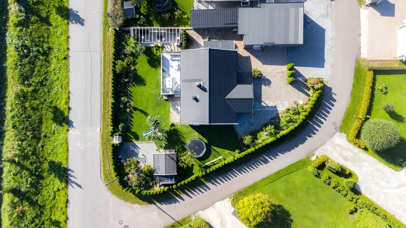 Tomten er på 912 kvm. Galleribilde