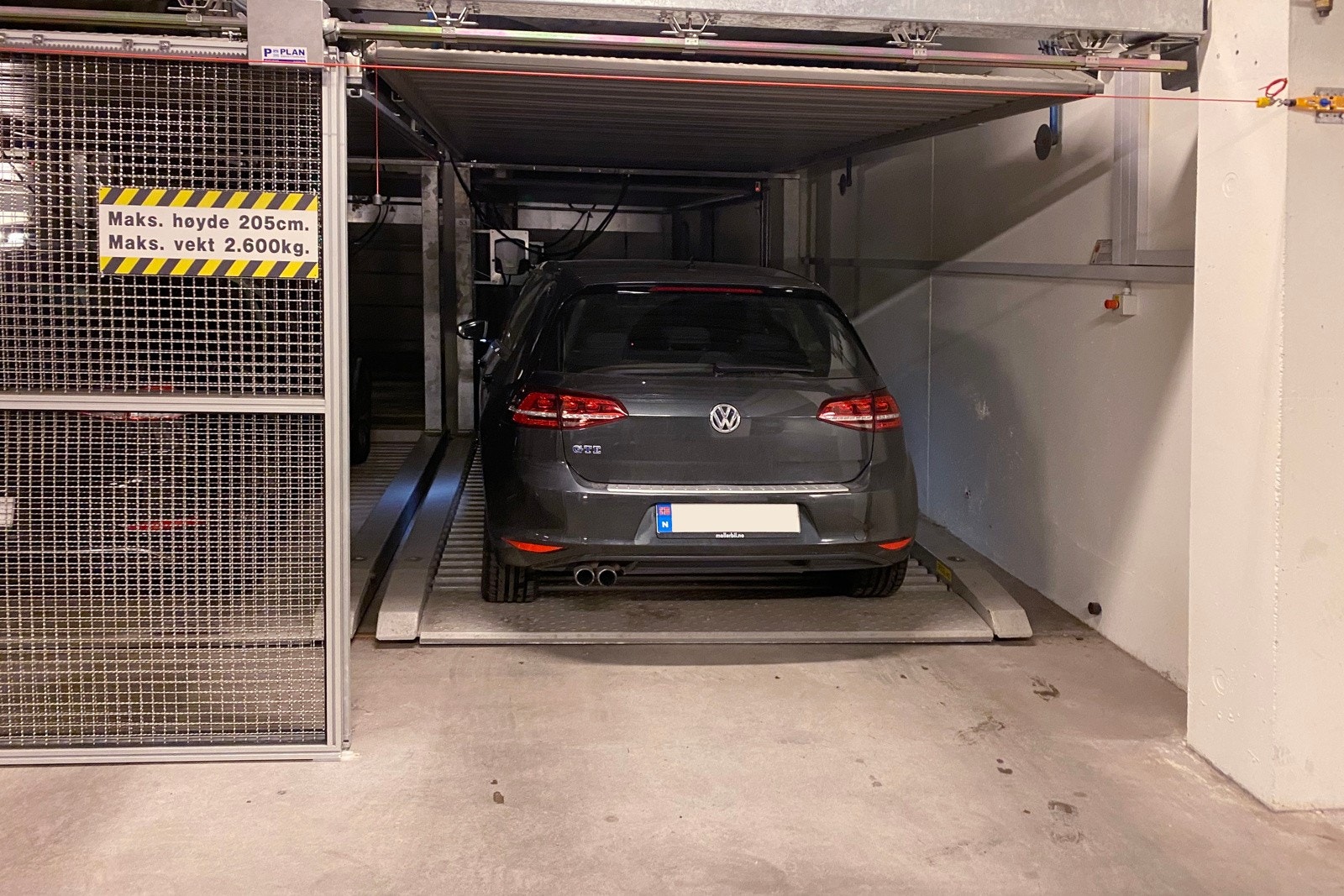 - Garasjeplassen har svært enkel adkomst rett ved innkjøring og heis - Galleribilde