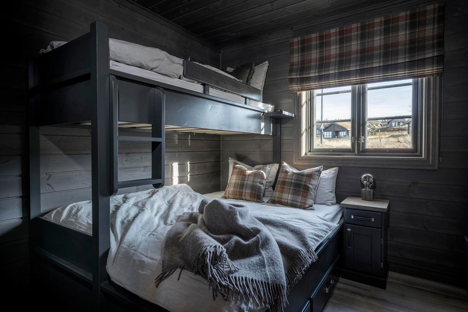 Familiekøye gir ekstra med soveplasser. Foto fra en annen hyttemodell Galleribilde