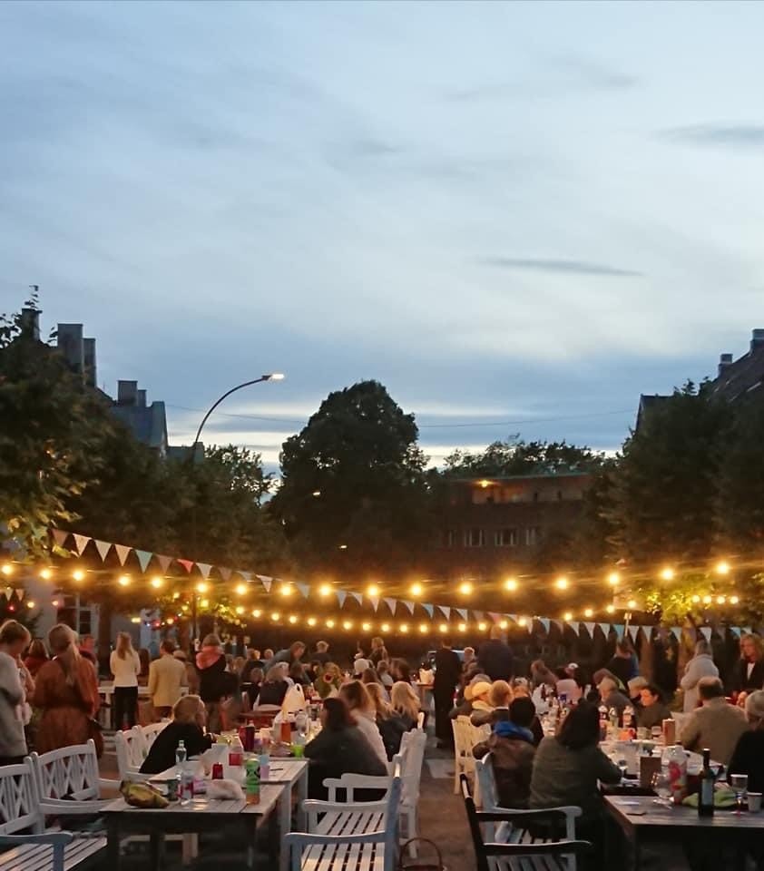 Gatefesten skaper samhold og naboskap på tvers av de ulike kvartalene. Foto: Lindern Vel. Galleribilde