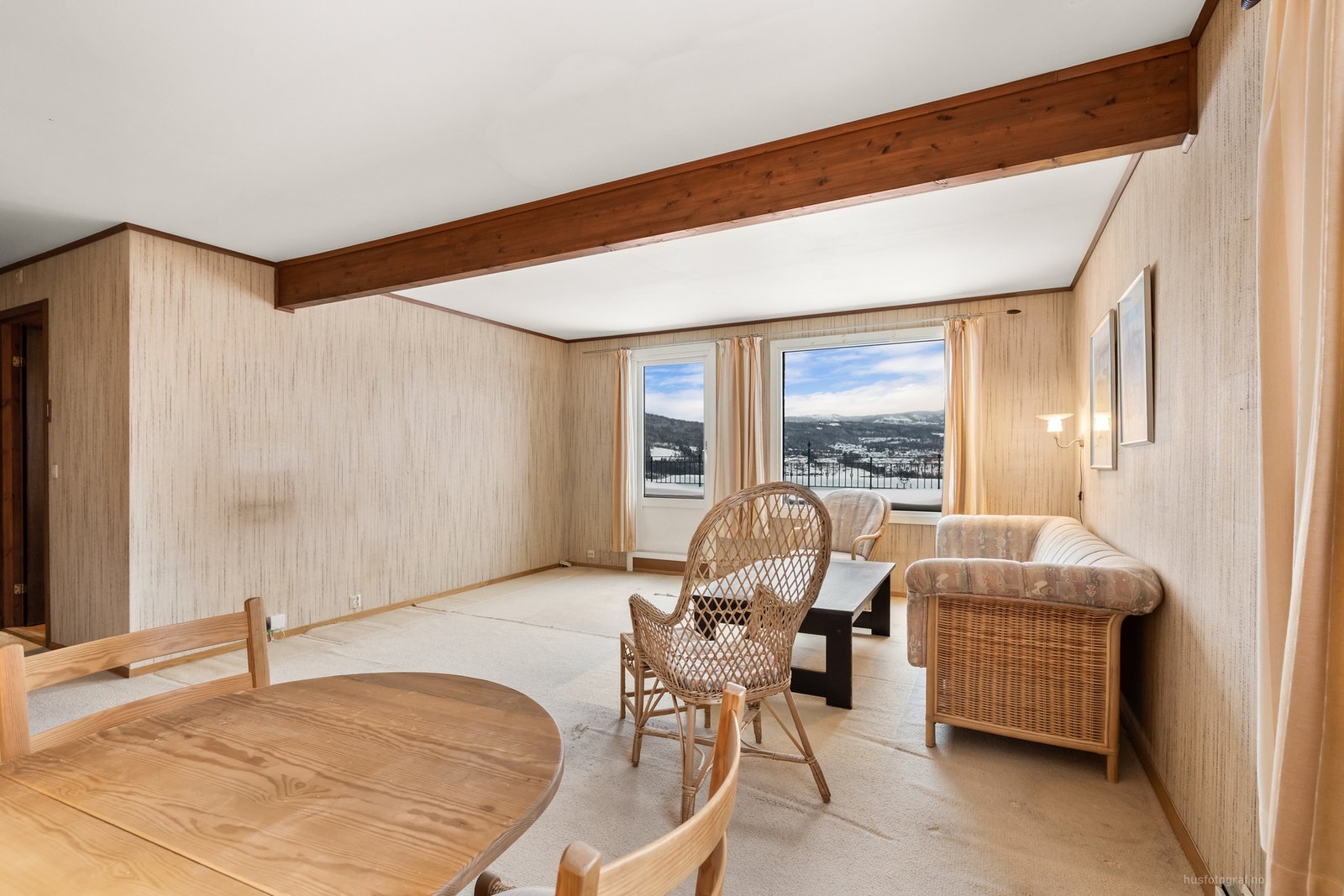 Utgang til terrassen fra stuen Galleribilde