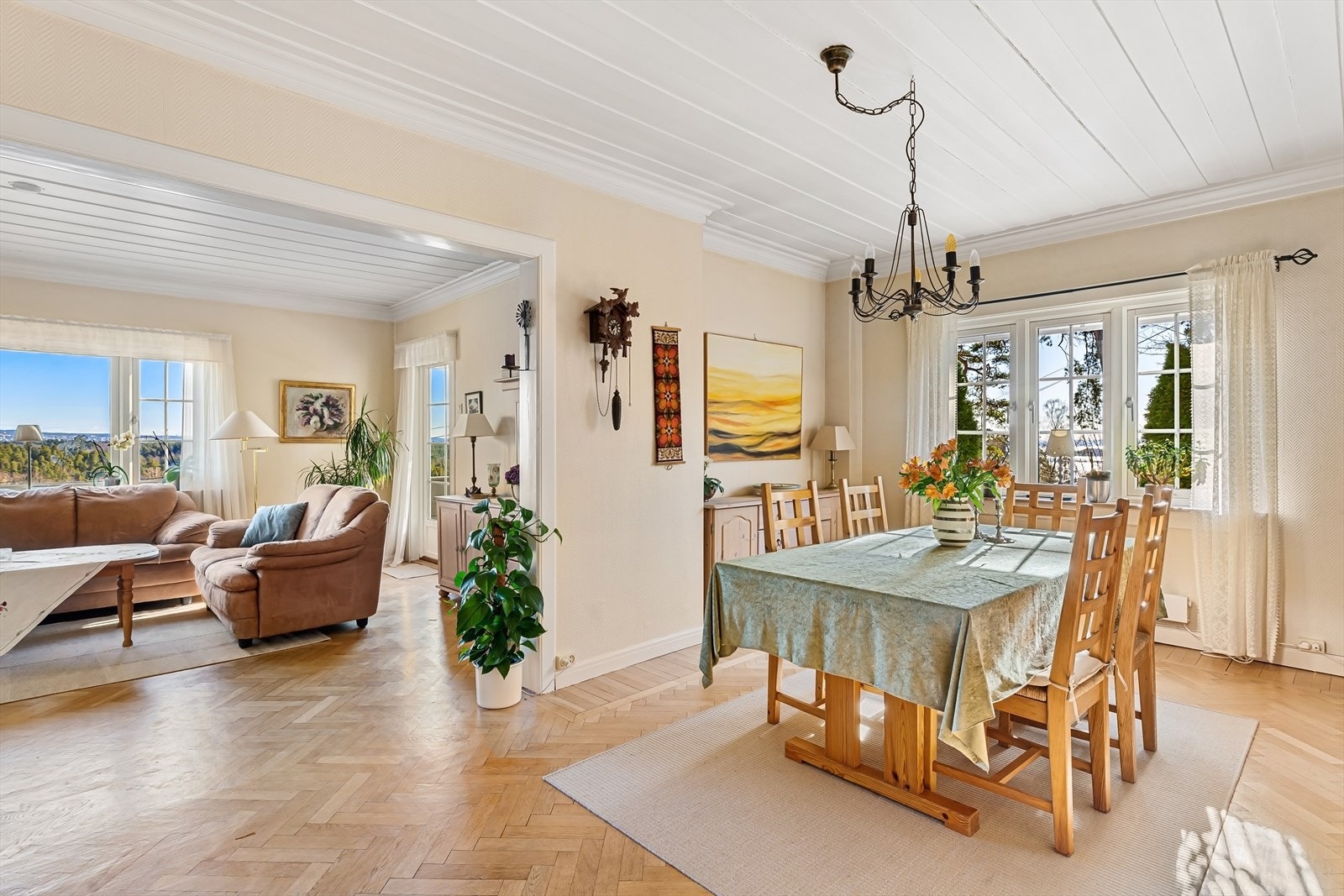 Spisestue. Galleribilde