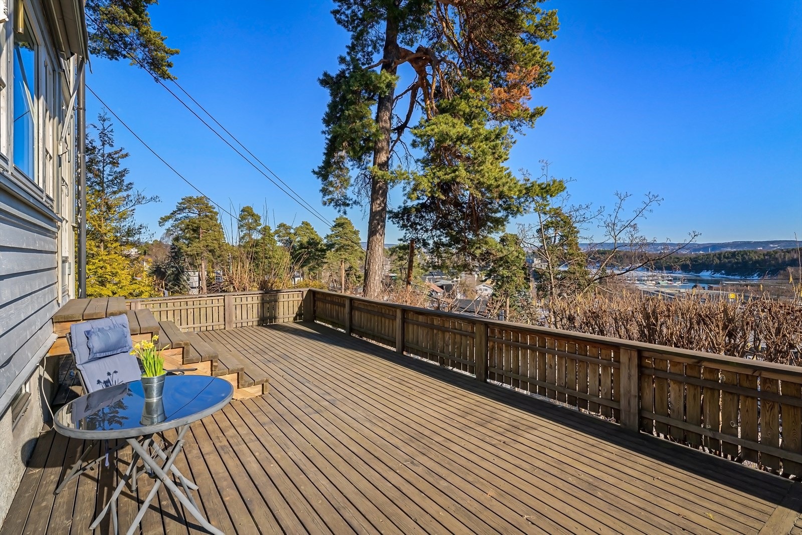 God bredde på terrassen. Galleribilde