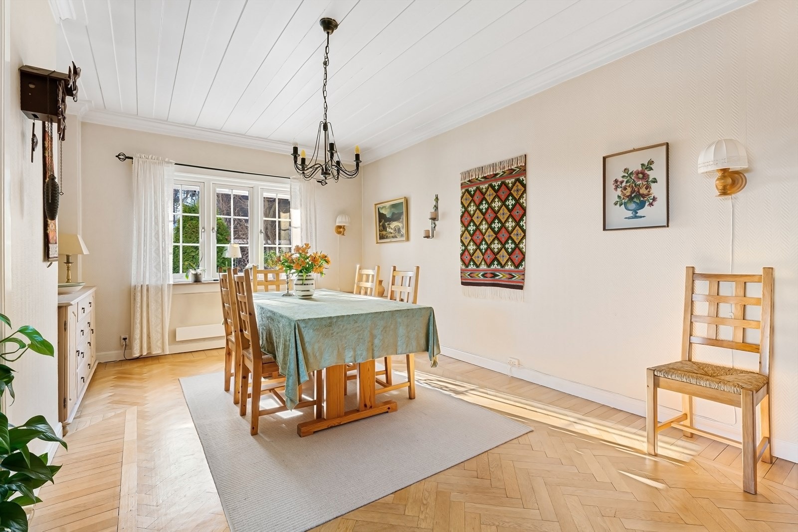 Spisestue. Galleribilde