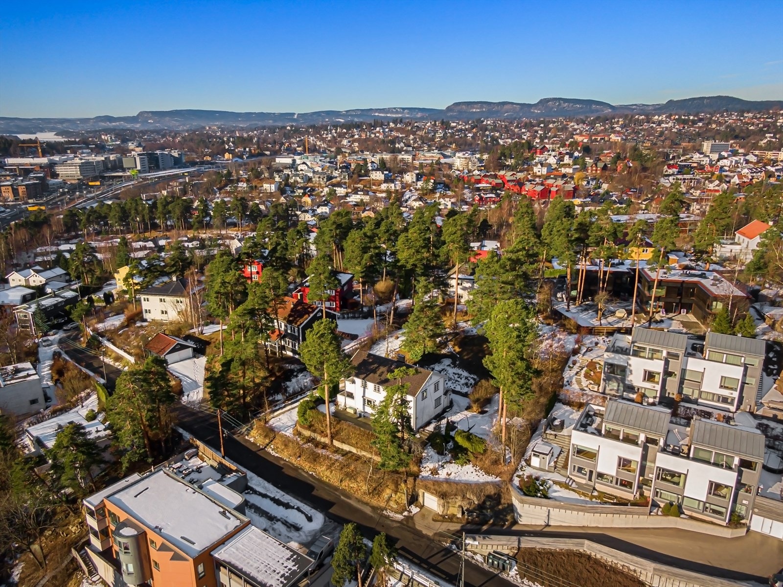 Stor tomt på 1.795 kvm. Galleribilde