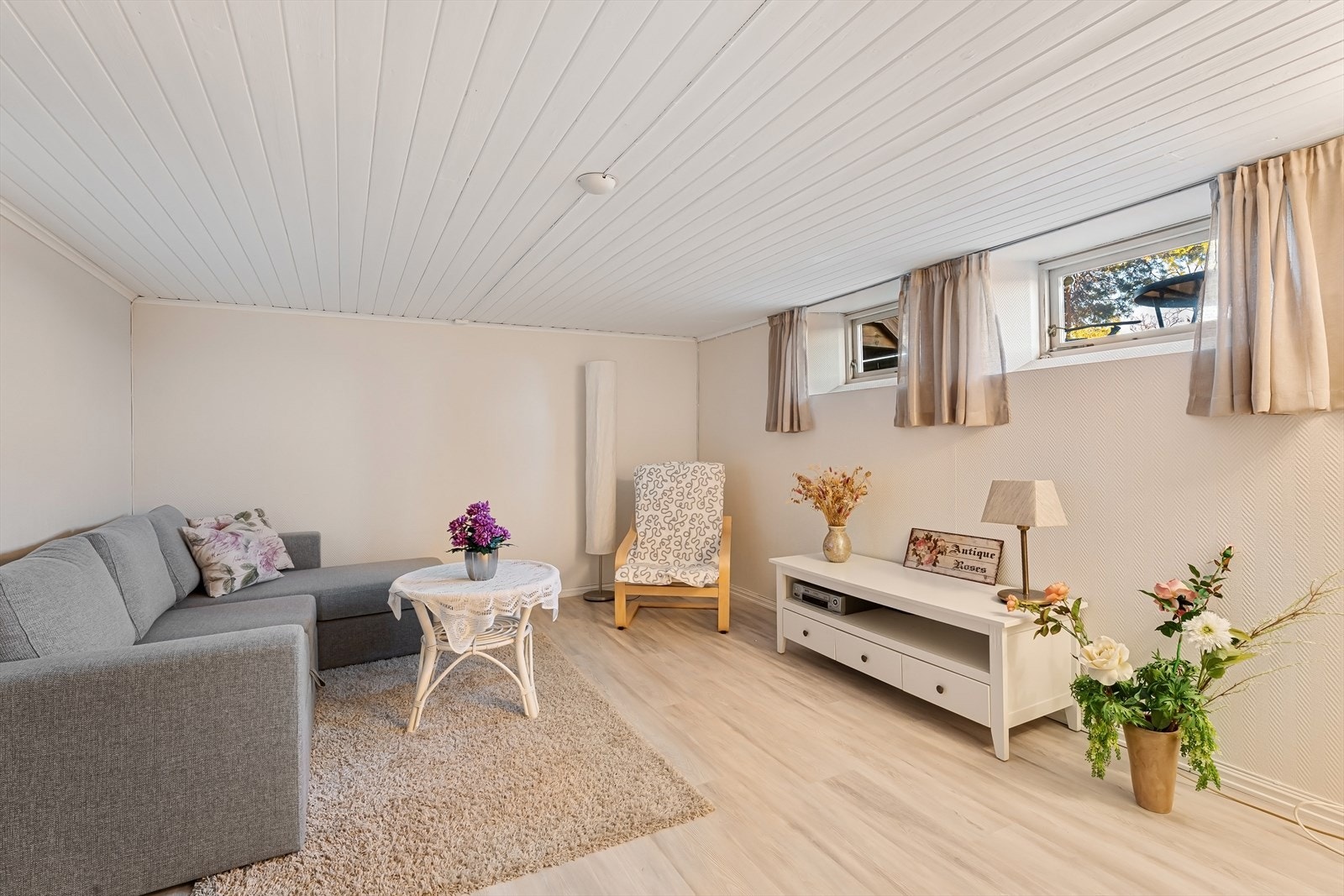 Kjellerstue. Galleribilde