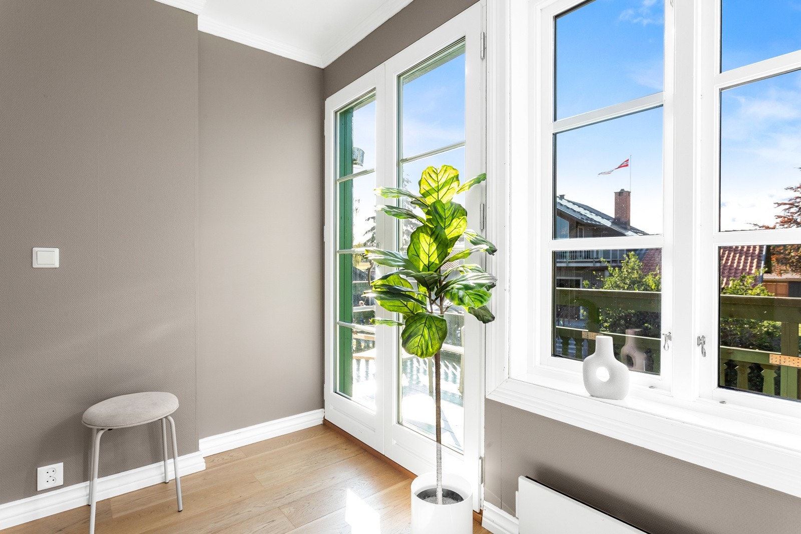 Soverom 2 med utgang til vestvendt balkong Galleribilde