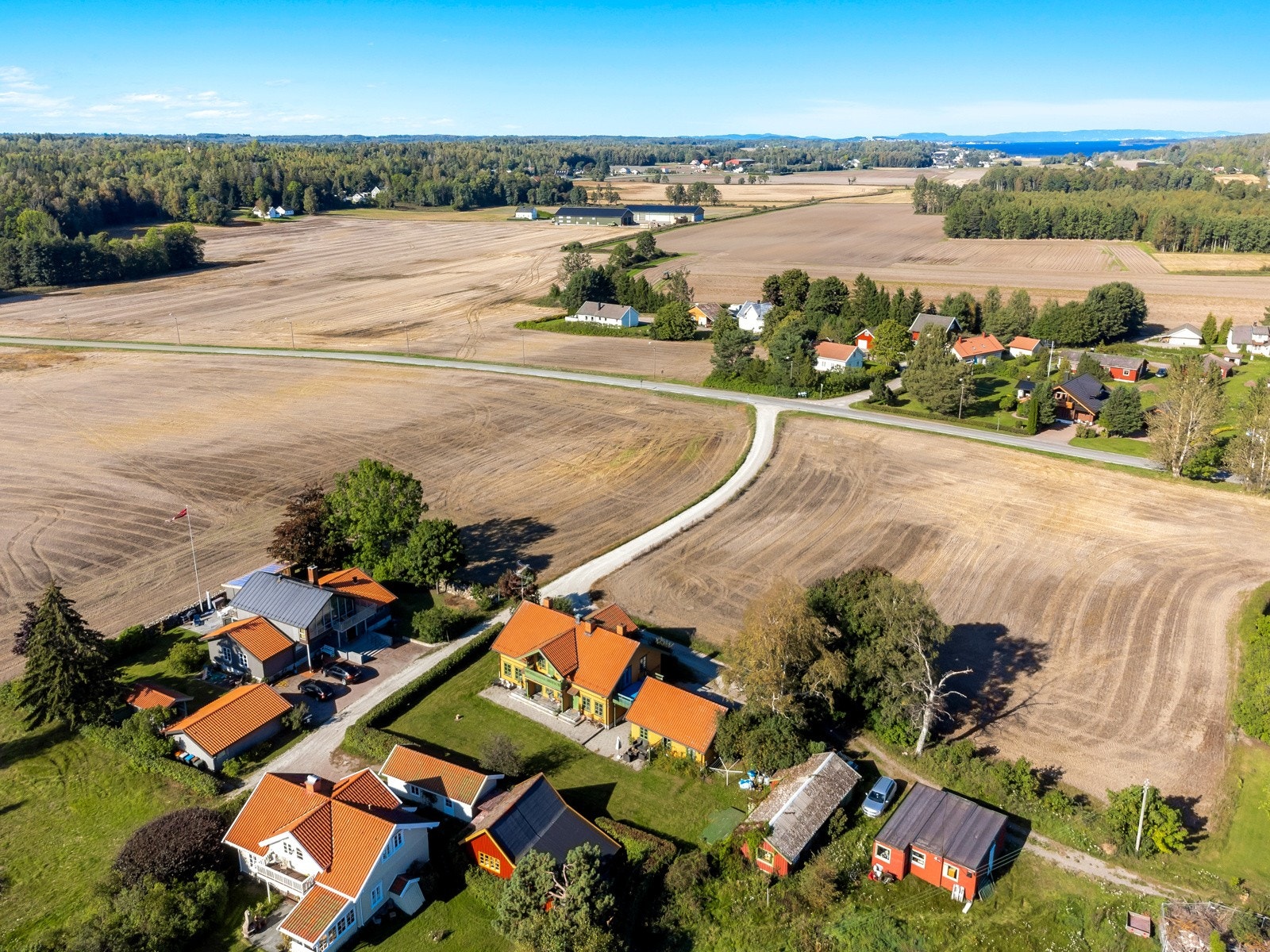 Landlig og meget solrikt beliggende Galleribilde