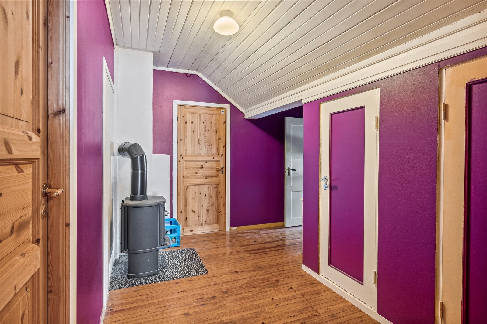 Gang med peisovn i 2. etasje Galleribilde