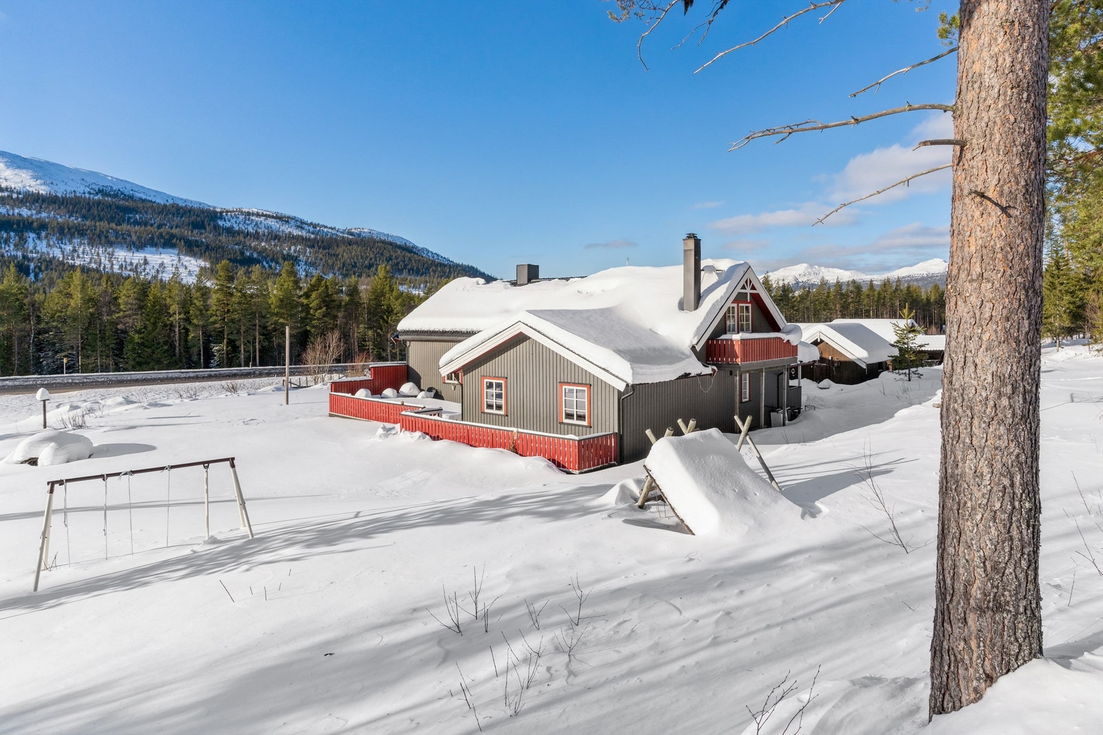 Bolig opprinnelig fra ca. 1902 - Tilbygd og renovert i år 2000 Galleribilde