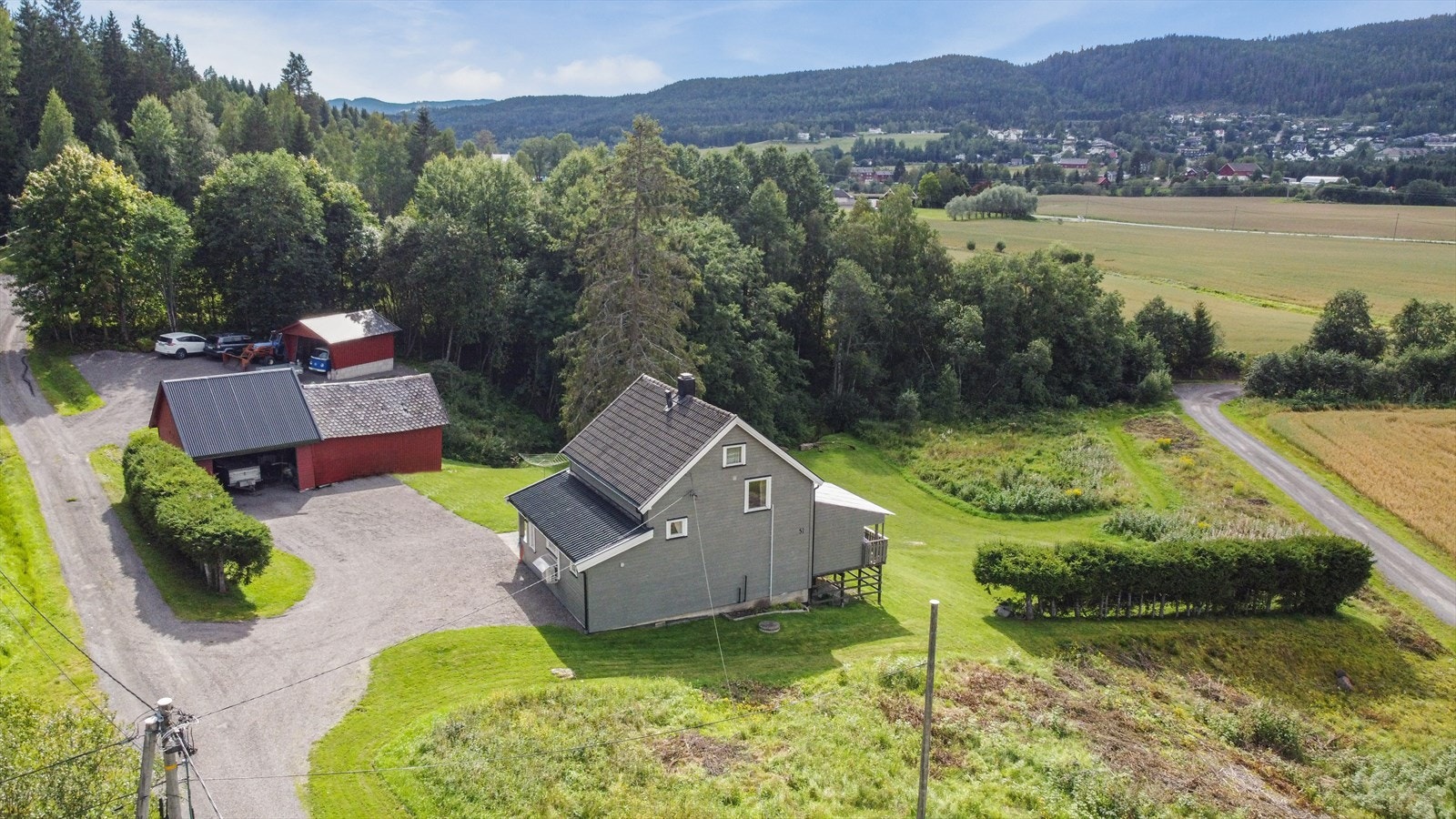 Stor og fin tomt i naturskjønne omgivelser. Galleribilde