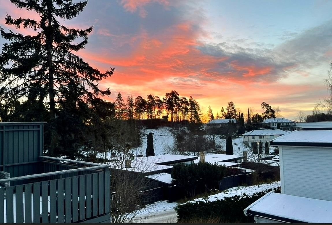 Soloppgang, bilde tatt fra stua Galleribilde