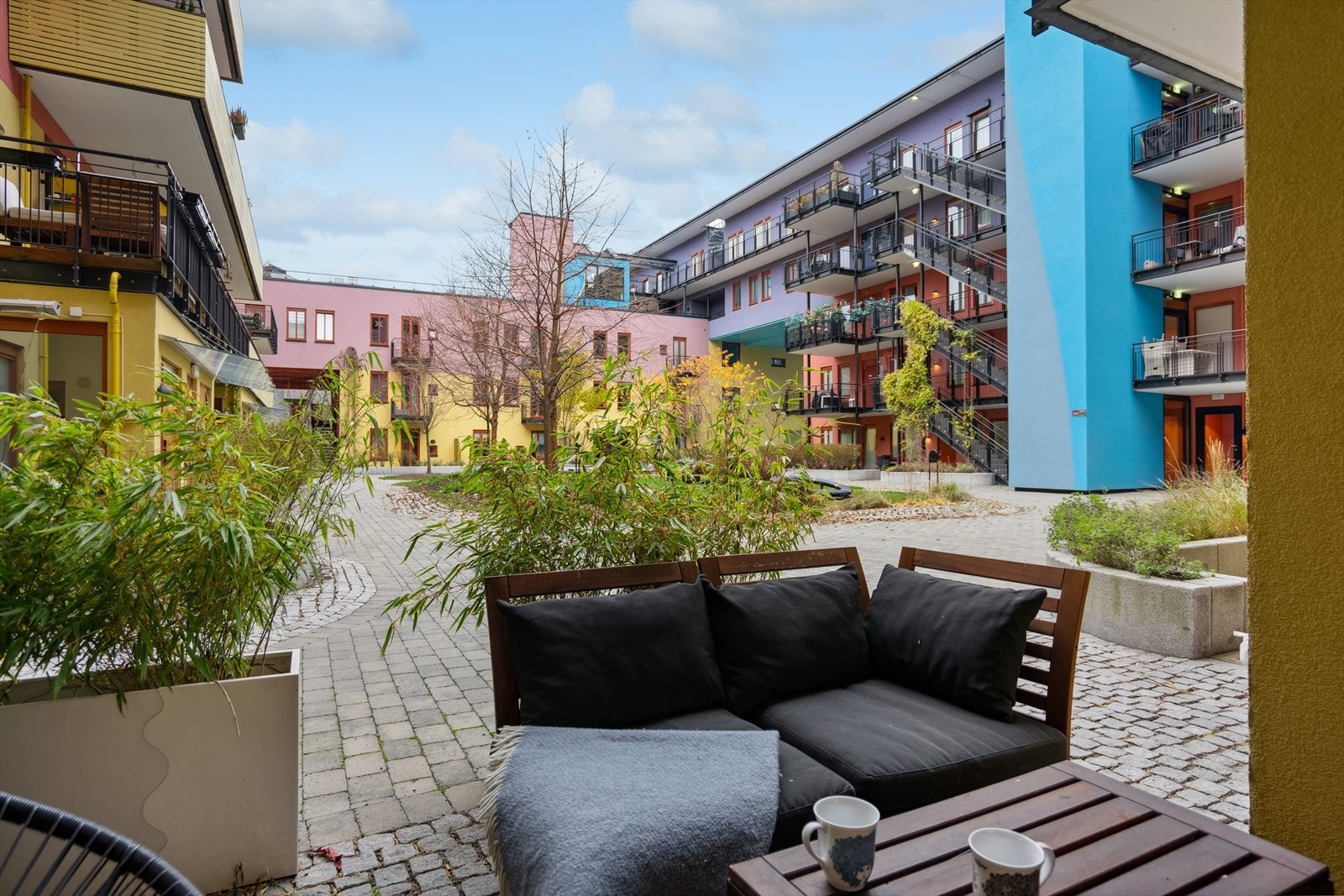 Solrik markterrasse på ca. 5,7 m². Galleribilde