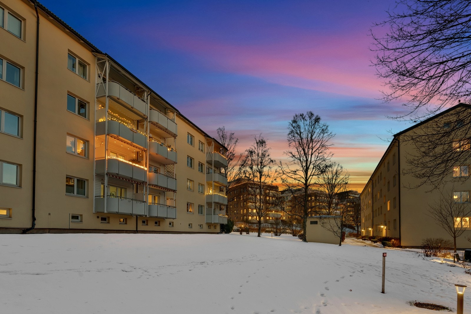 Borettslaget ligger i et rolig, barnevennlig og etablert område. Galleribilde