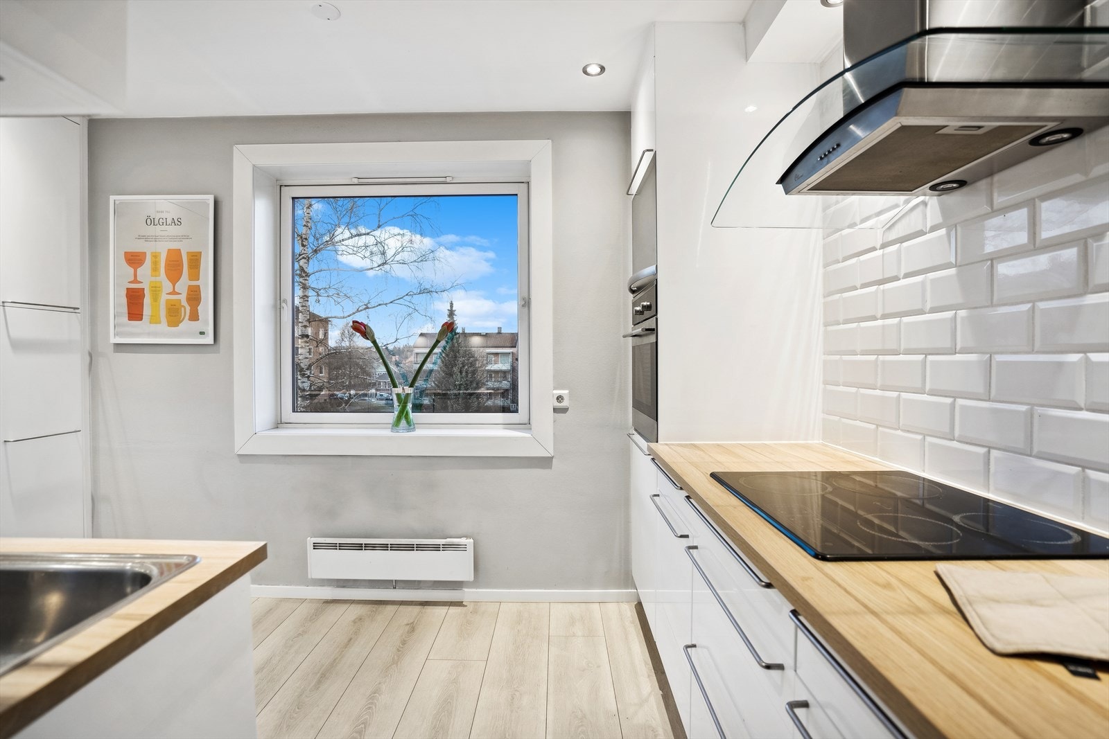 Alle hvitevarer følger med salget. Galleribilde