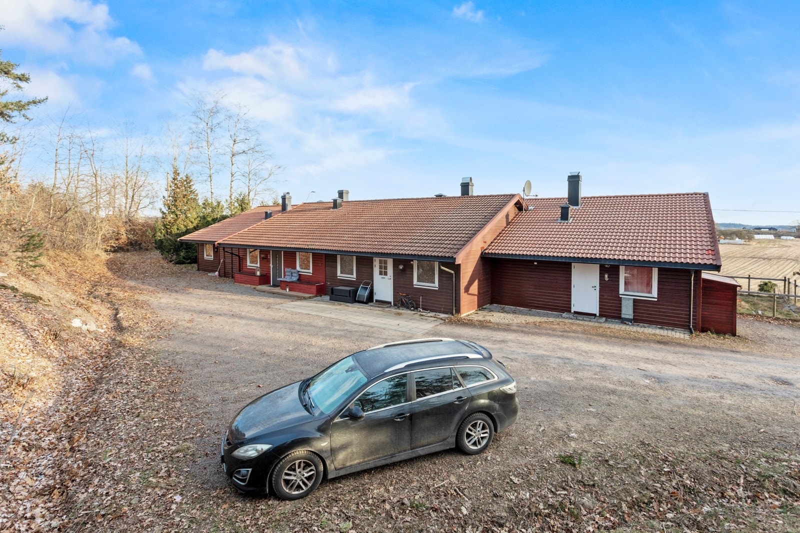 Fasade og gårdsplass Galleribilde