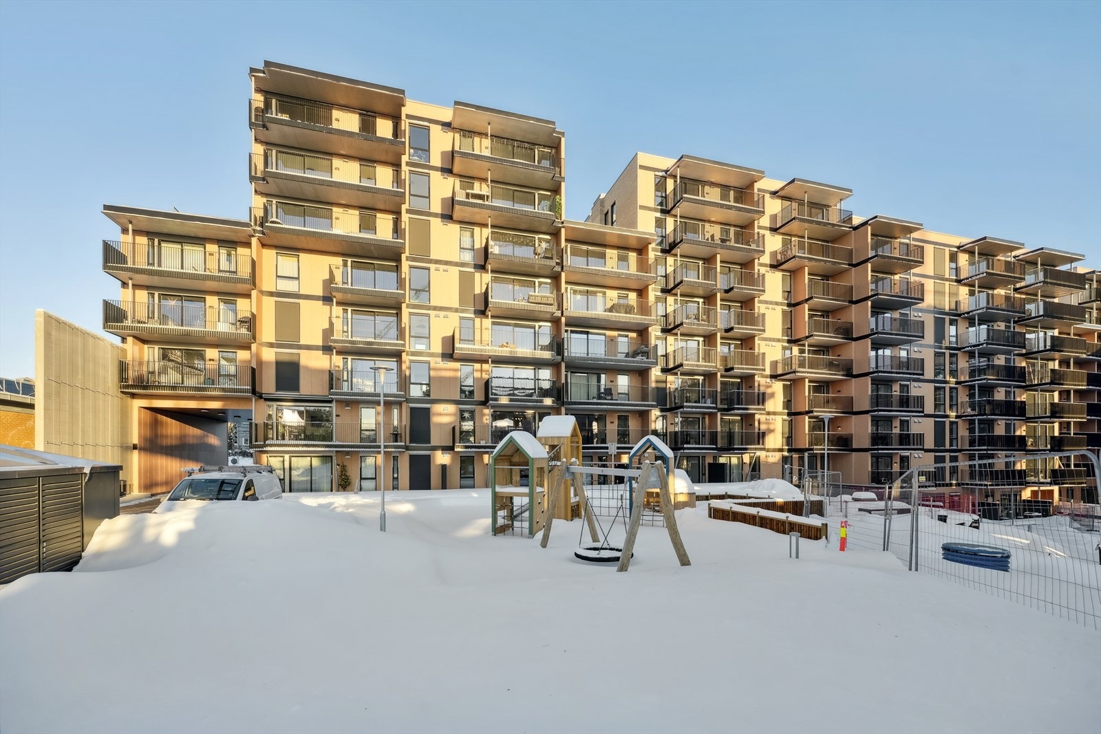 Fasade. Inngang fra Dag Hammarskjølds vei Galleribilde