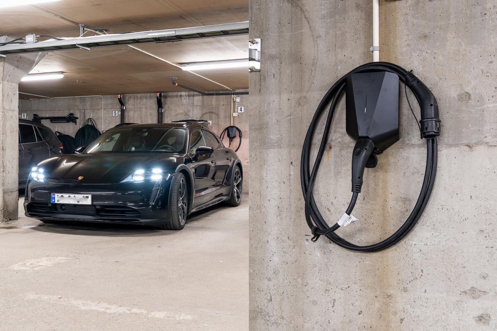 Det medfølger en parkeringsplass med elbil-lader (ny i 2021) i felles, avlåst garasjeanlegg en trapp opp fra leiligheten. Galleribilde