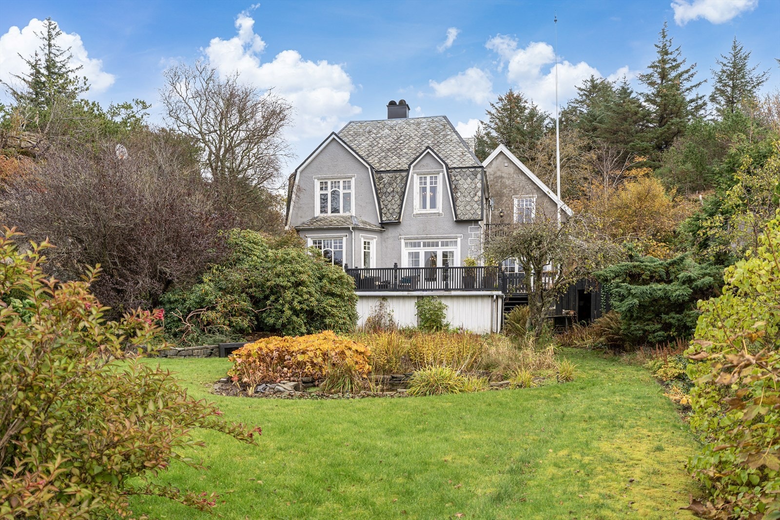 Velkommen til Kirkevegen 33 - presentert av Olav Lauvås i Meglerhuset Rele Galleribilde