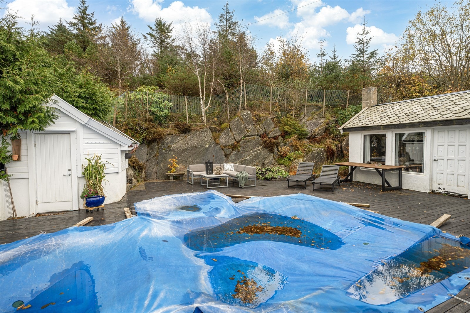 Bassenget har blitt oppvarmet med diese - det er også elektrisk kolbe, men denne er aldri blitt brukt Galleribilde