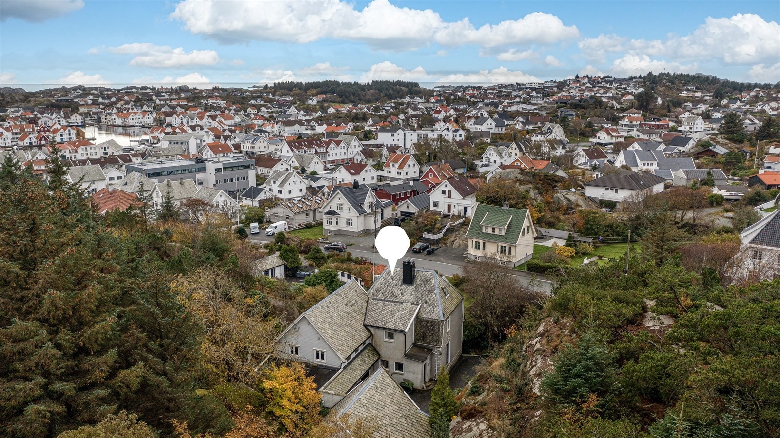 Kirkevegen 33 har en meget sentral og barnevennlig beliggenhet i Norges sommerby Skudeneshavn Galleribilde