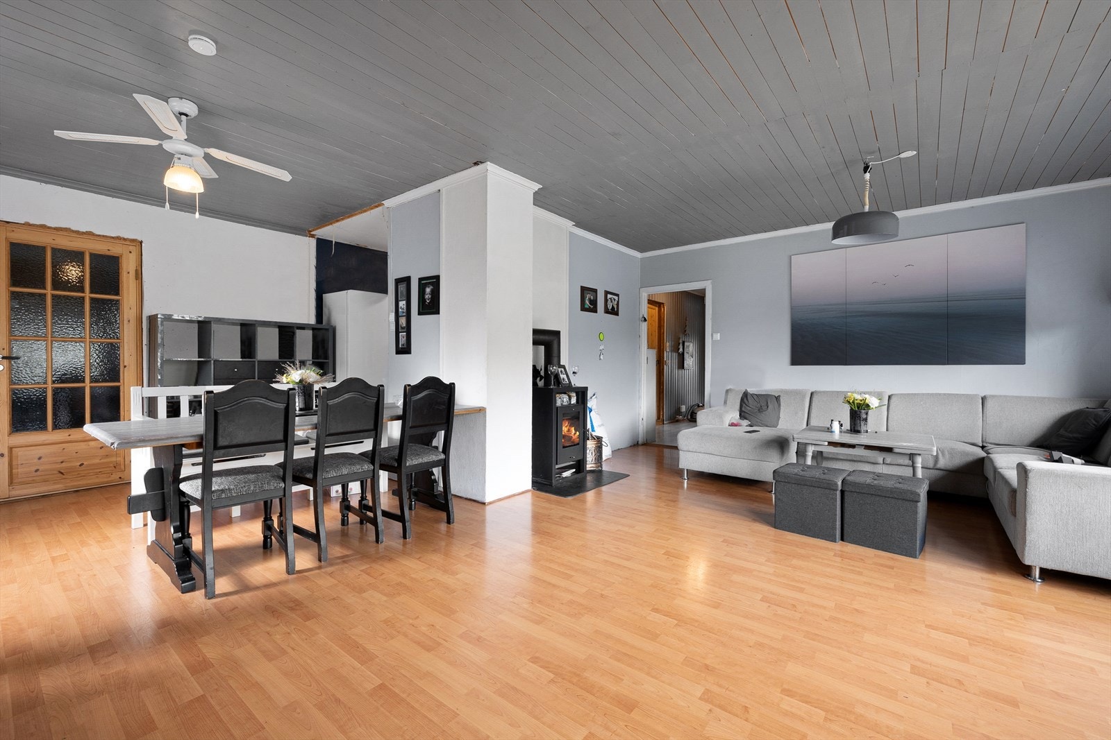 Stue. Vedovn tilhører leieboer. Galleribilde