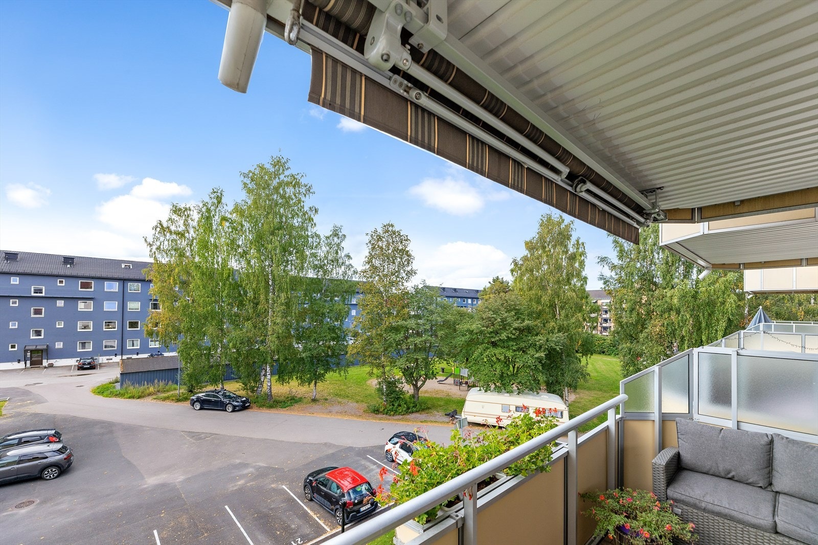 Flott balkong på 8 kvm og med takoverbygg. Galleribilde