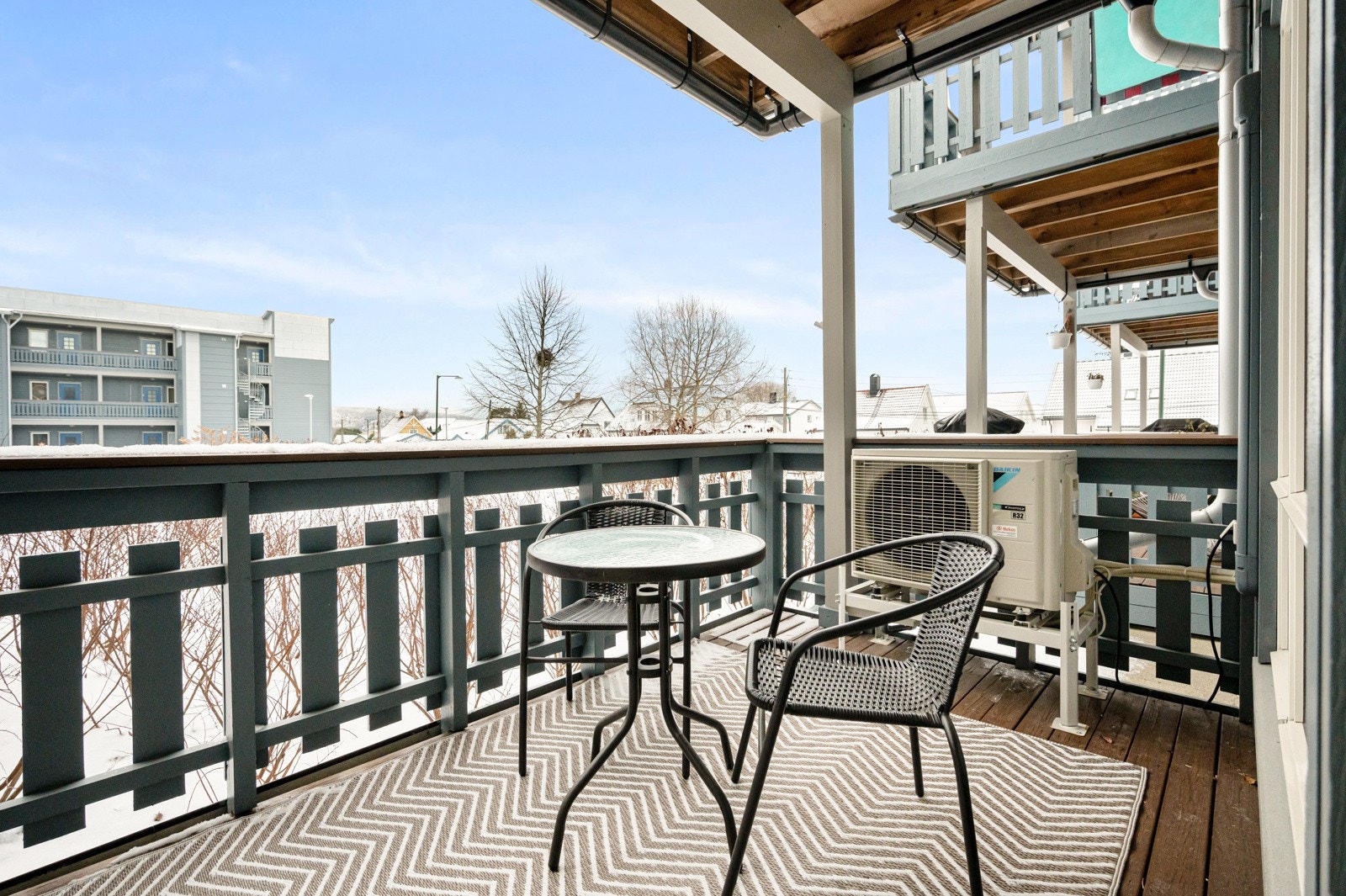 Romslig, sydvendt terrasse Galleribilde