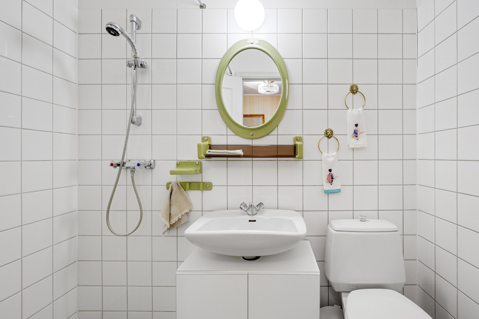 Begge badene er utstyrt med varme i gulvet. Galleribilde