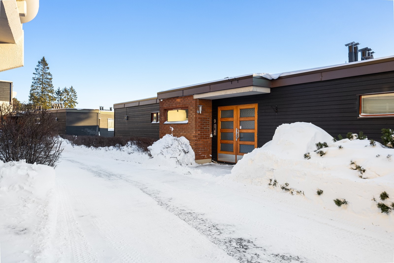 Leiligheten ligger i 1. underetasje og har adkomst via en felles trappeoppgang. Galleribilde