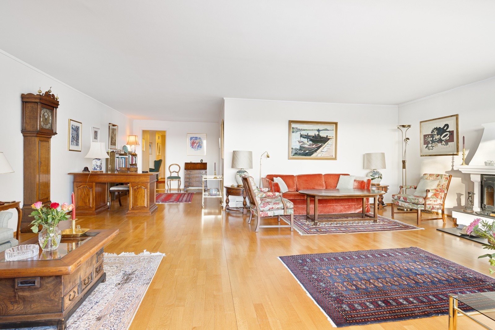 Leiligheten byr på mye boltreplass for både store og små. Galleribilde