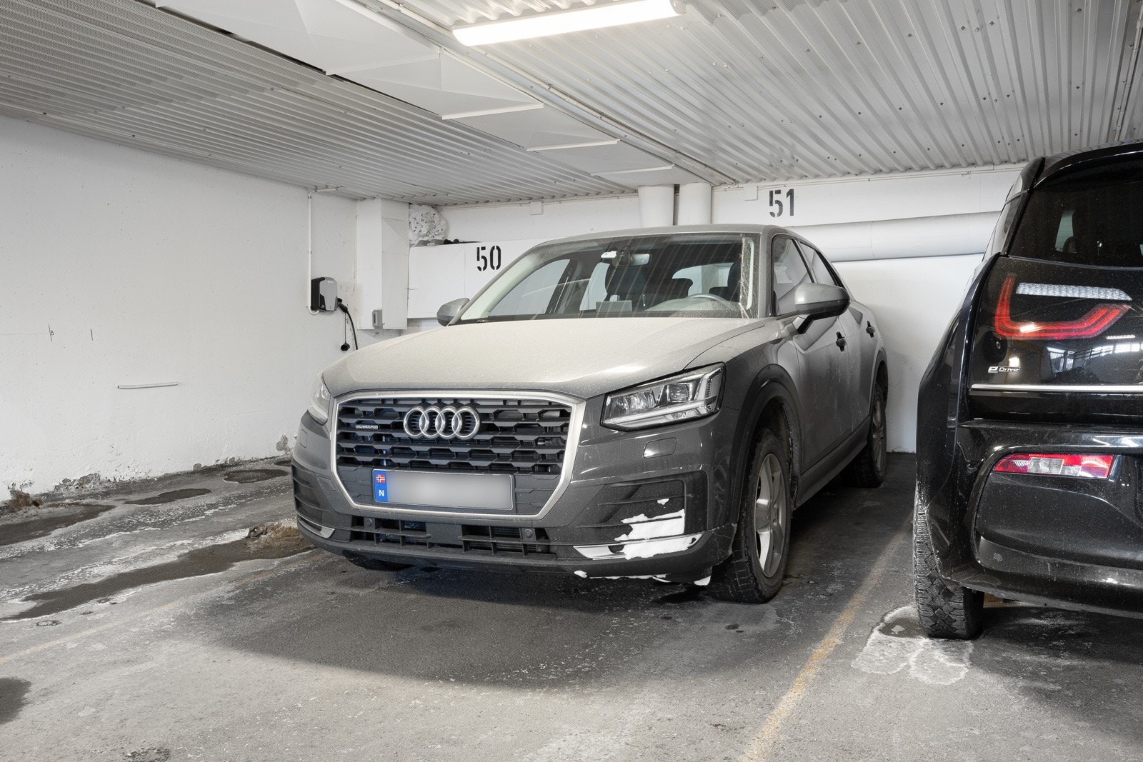 Leiligheten disponerer to biloppstillingsplasser i et felles garasjeanlegg. Galleribilde