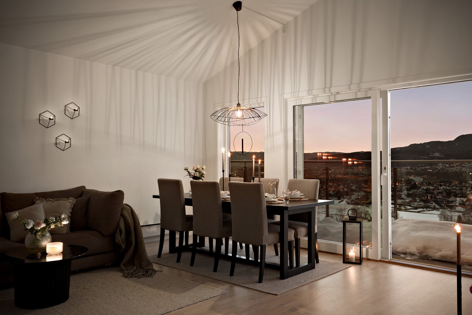 Kveldsbilde fra stuen Galleribilde