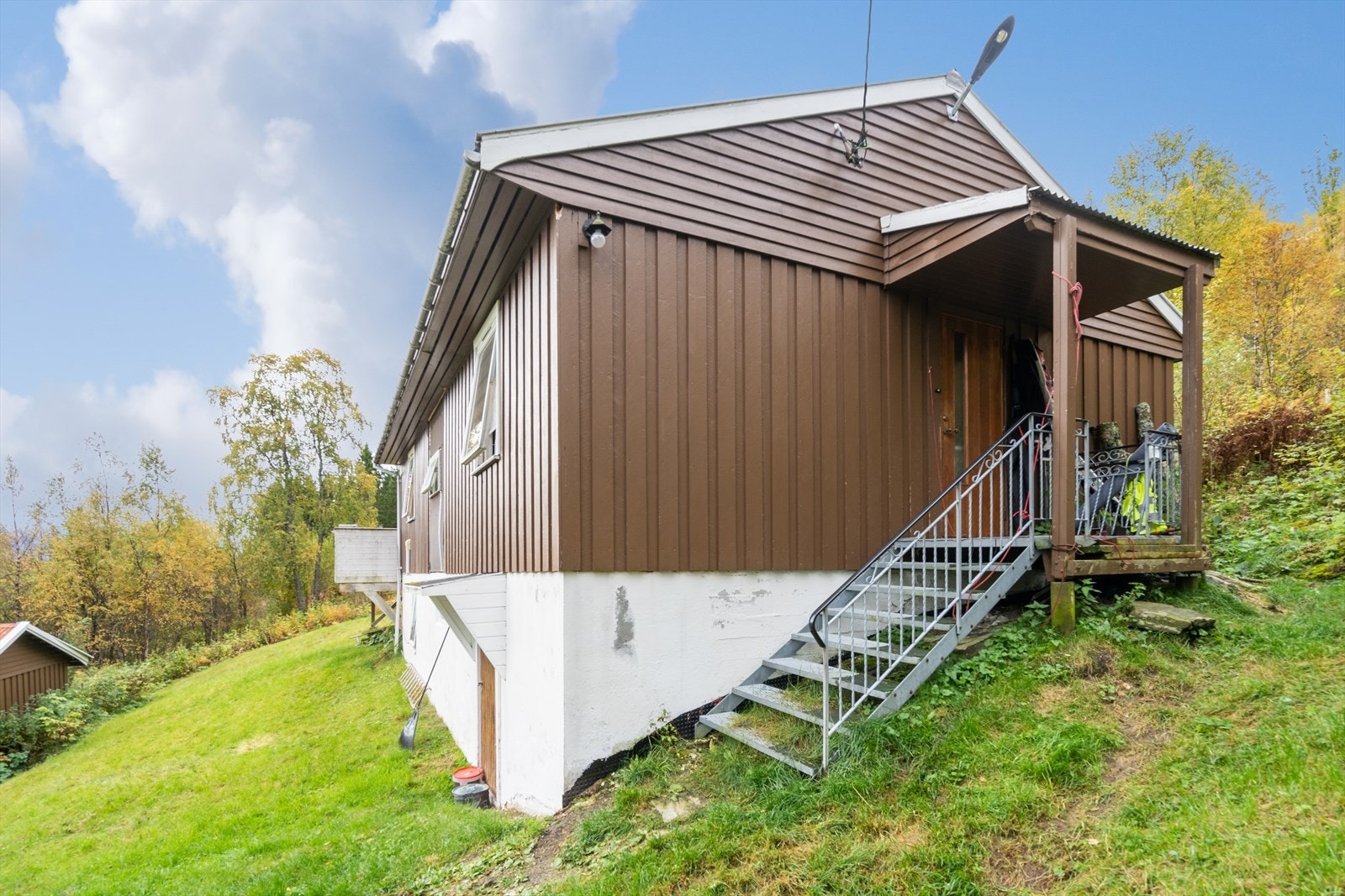 Enebolig med garasje Galleribilde