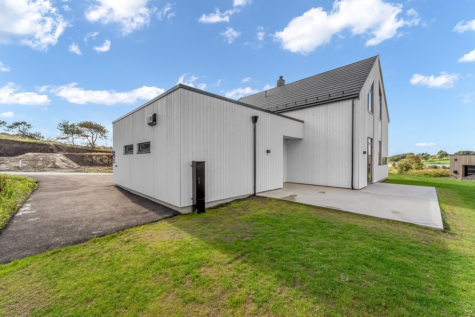 Godt med boltreplass på egen eiendom. Galleribilde