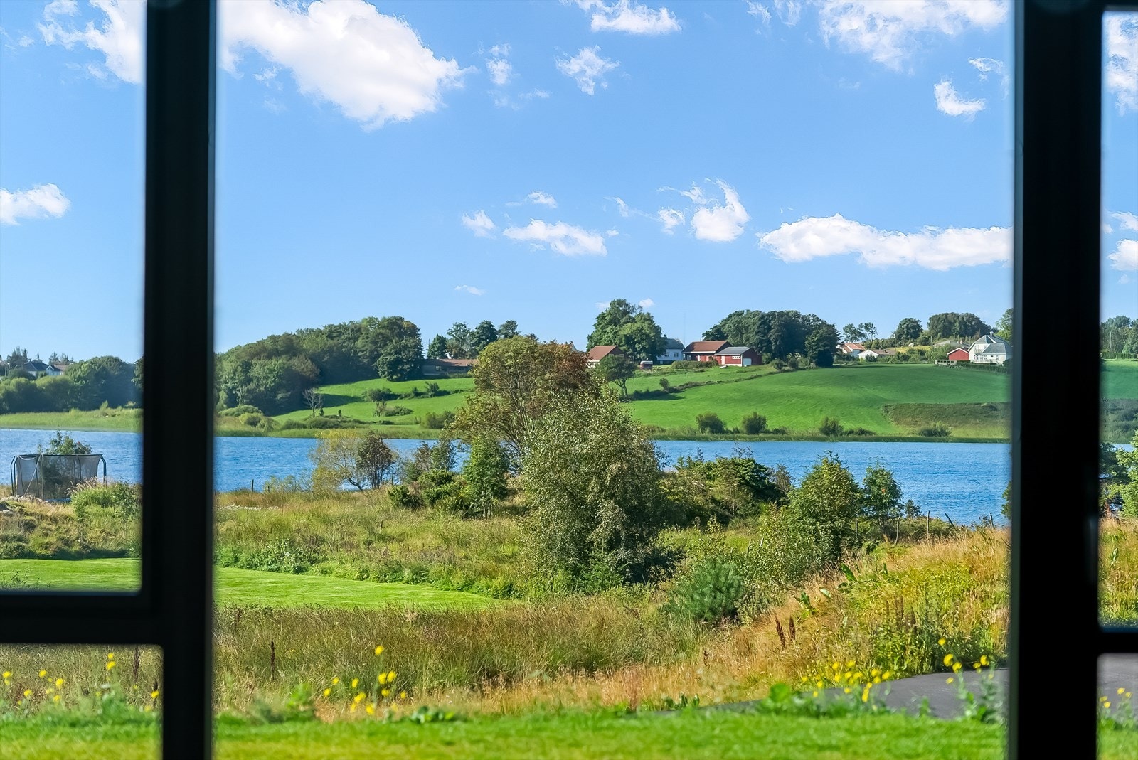 Utsikt fra stua. Galleribilde