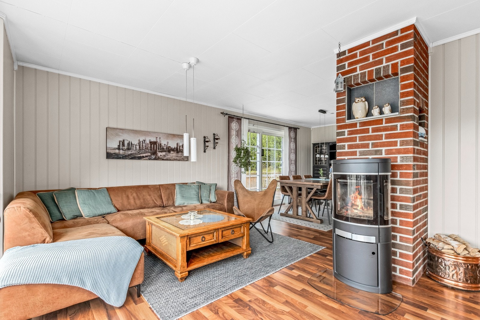 God plass til både sofagruppe og spisestue Galleribilde