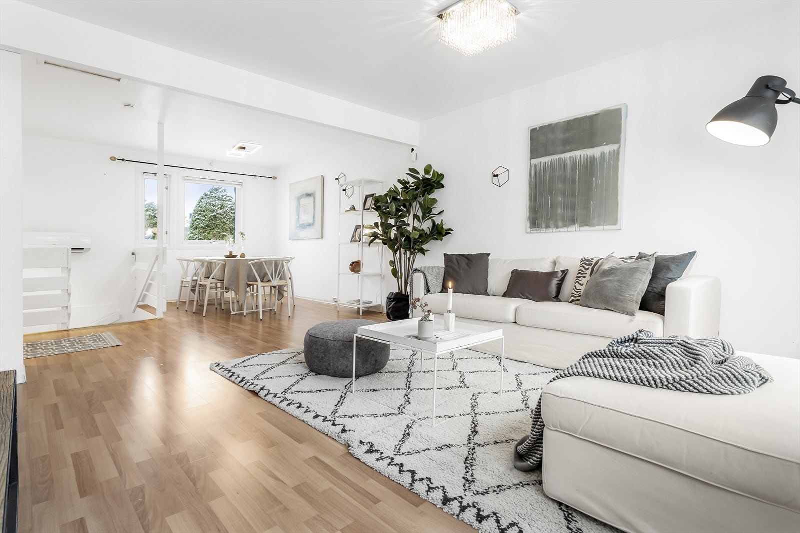 Stue/spisestue. Galleribilde