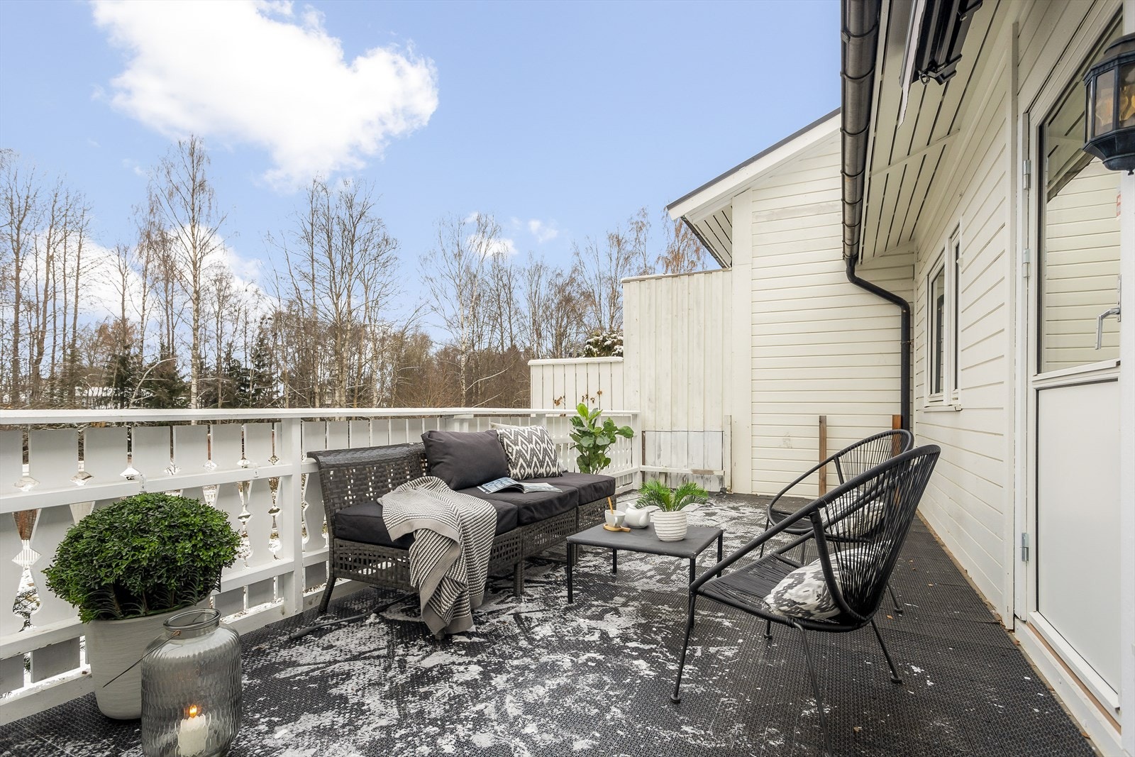 På verandaen er det også montert markise. Galleribilde