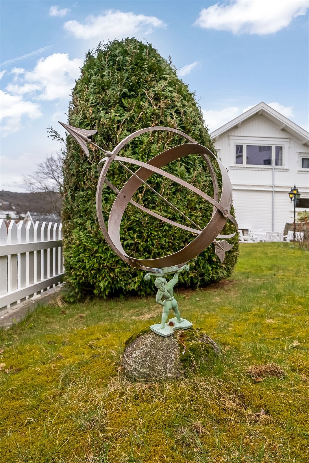 Solur i hagen Galleribilde