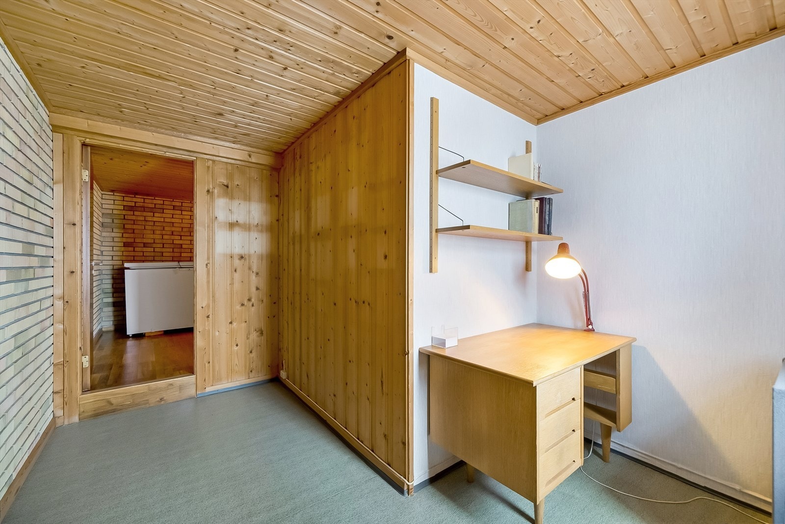 Kontor i kjelleren Galleribilde
