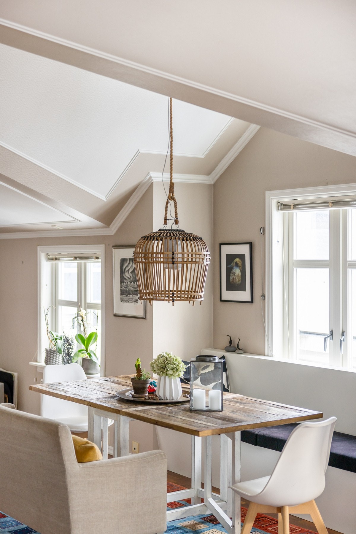 Be inn venner og familie til en sosial sammenkomst. Galleribilde